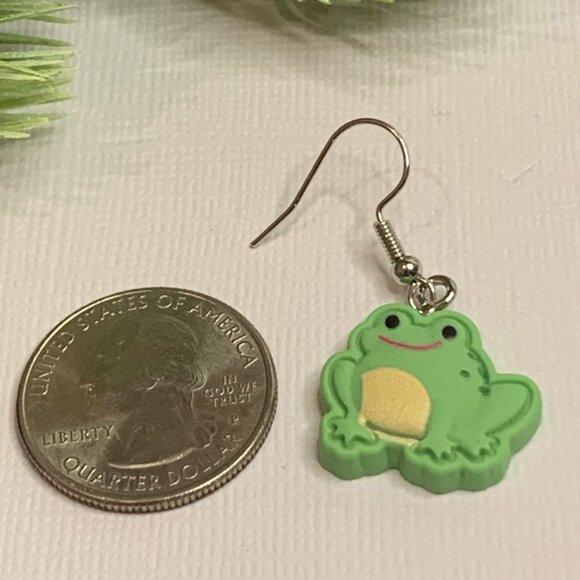 Frog Earring, Amphibian Earring, Silly Animal Earring, Gift Idea, Frog Jewelry - Picture 9 of 9